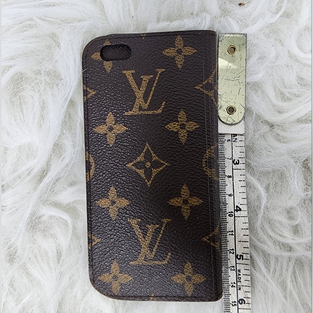 Monogram Canvas IPhone AccessoryProduct - Picture 3 of 12